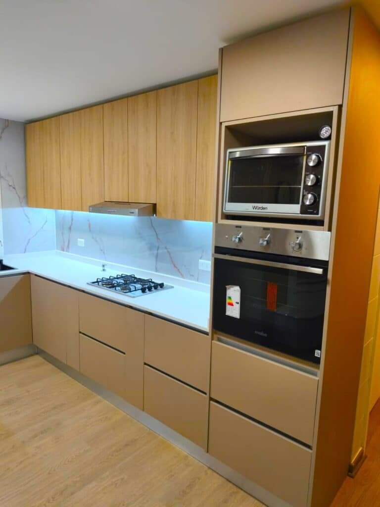 cocina moderna con cuerzo chile