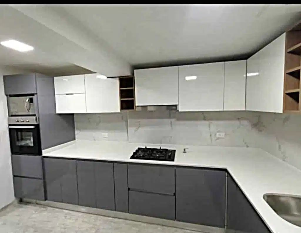 muebles de cocina a medida en blanco y gris