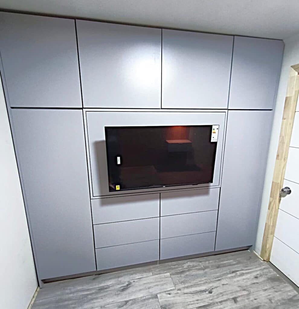 closet con soporte para tv