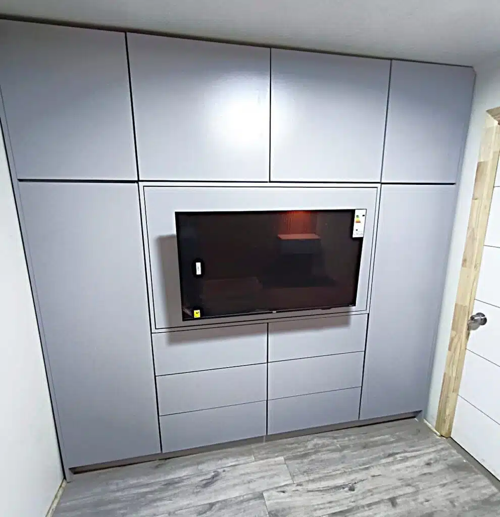 closet con soporte para tv